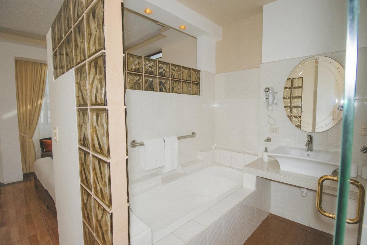 Hotel Palace Galapagos Puerto Ayora  Ngoại thất bức ảnh