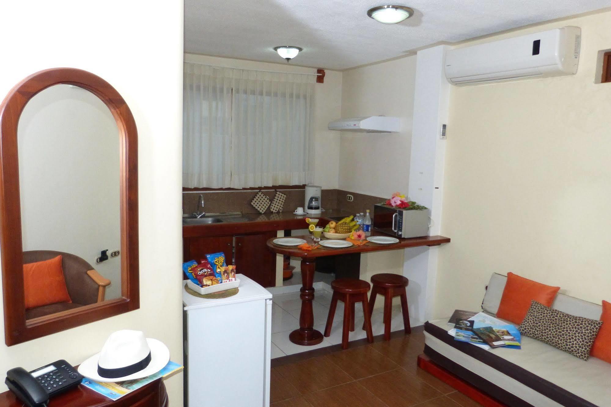 Hotel Palace Galapagos Puerto Ayora  Ngoại thất bức ảnh