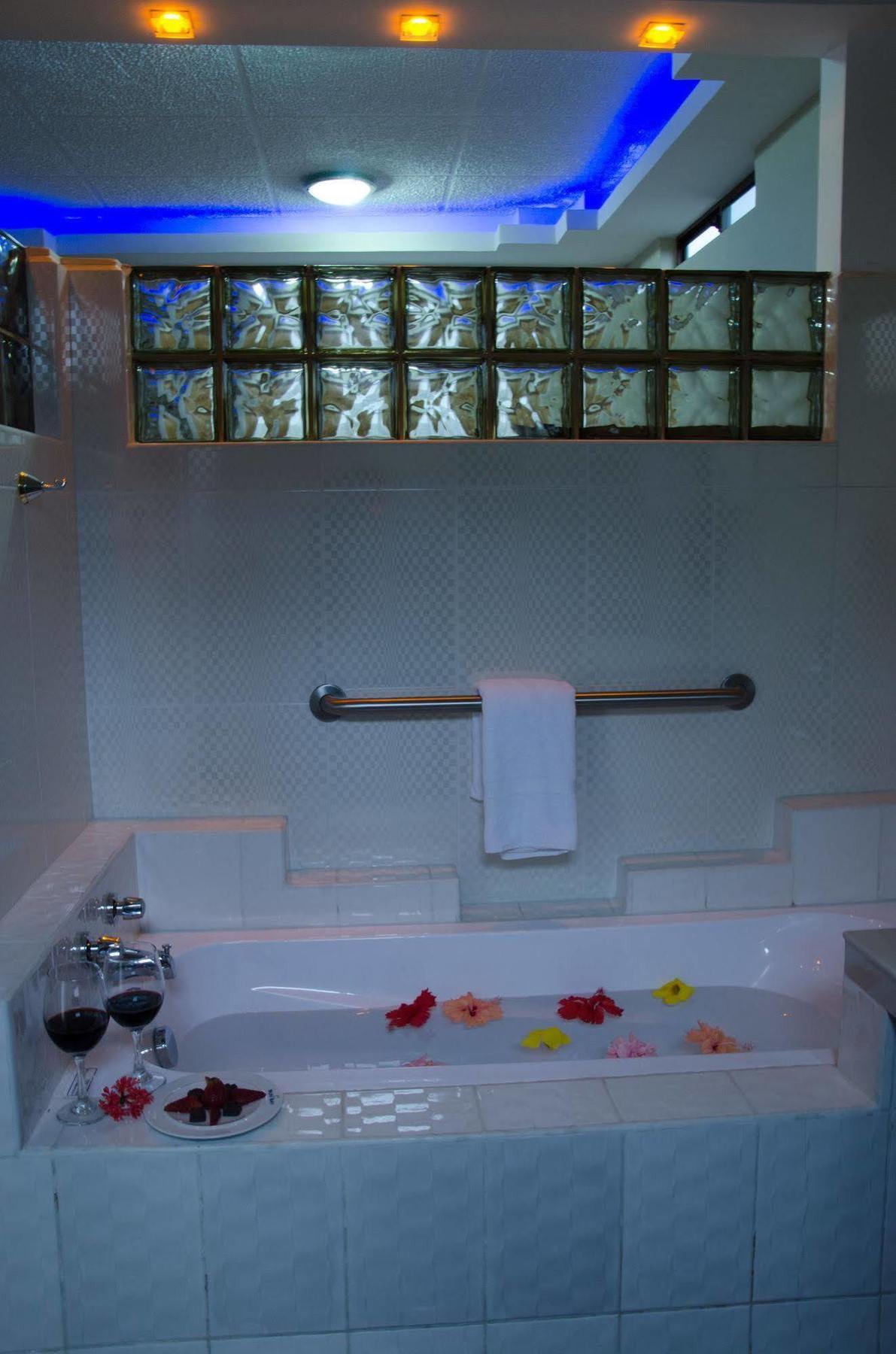 Hotel Palace Galapagos Puerto Ayora  Ngoại thất bức ảnh